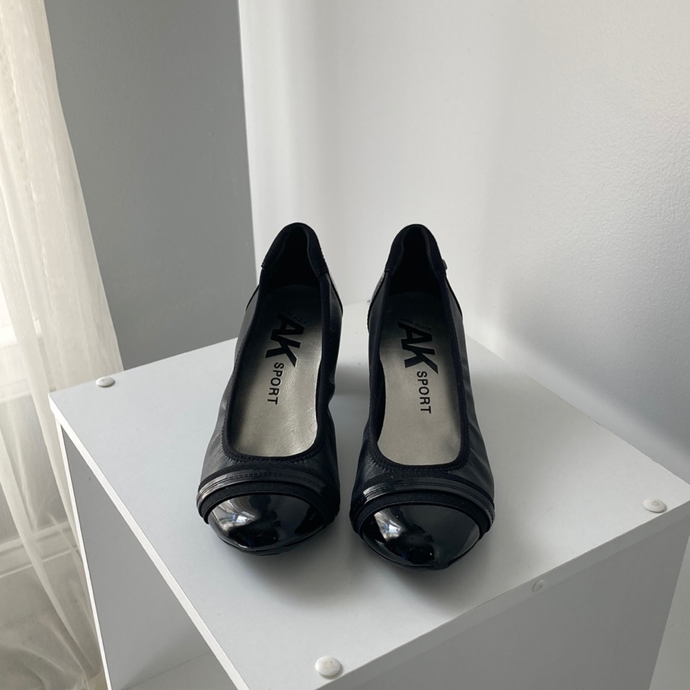 Never worn Anne Klein Back Sport Shoes